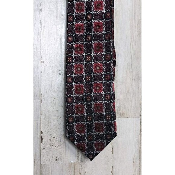 Bachrach Men's 100% Silk Geometric Tie Made in Italy Red Black - Picture 3 of 7